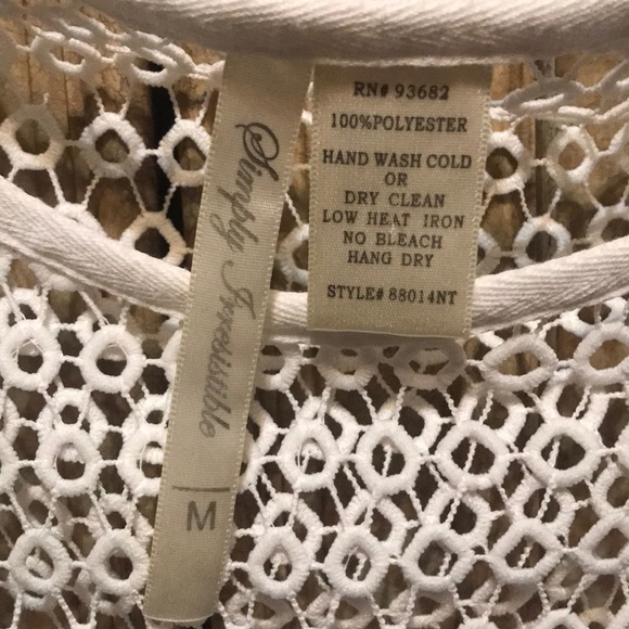 SIMPLY IRRESISTIBLE WHITE SWIM COVERUP - Picture 5 of 9